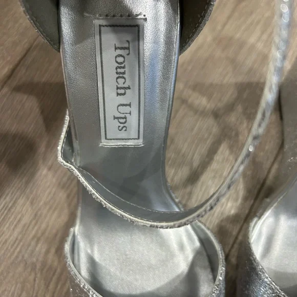 ⬇️ PRICE ⬇️ Touch ups • Silver Wedge High Heel Sandals • 7.5 - Picture 2 of 9